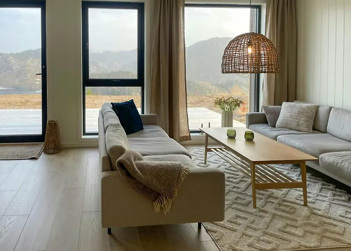 With Panoramic Aptafjord Views Semesterbostad *