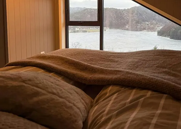With Panoramic Aptafjord Views Semesterbostad