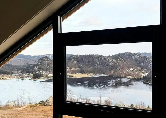With Panoramic Aptafjord Views Semesterbostad *